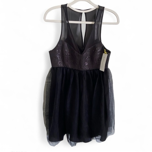 BCBGeneration Dresses & Skirts - BCBGeneration Black Textured Tulle Sleeveless Dress Mesh Overlay Womens Size 4